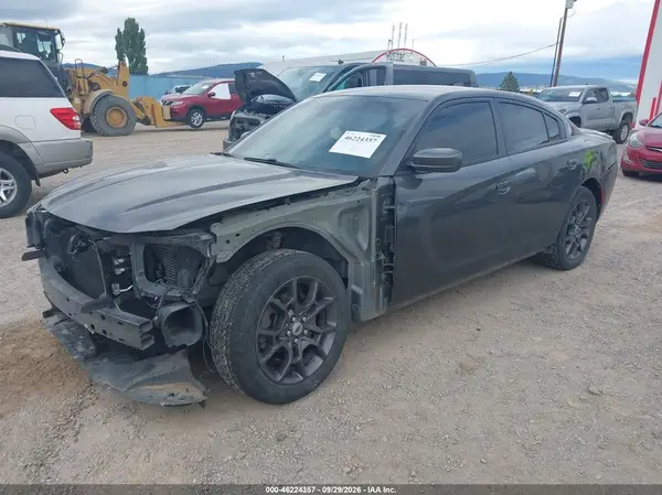 2C3CDXJG6JH211016 — 2018 Dodge Charger, фото 2 с аукциона IAAI, Передняя часть