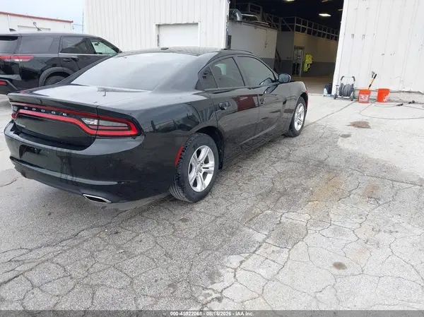 2C3CDXBG7LH190145 — 2020 Dodge Charger, фото 4 с аукциона IAAI 06.10.2026, Естественный износ