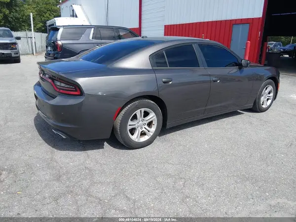 2C3CDXBG0LH179973 — 2020 Dodge Charger, фото 4 с аукциона IAAI 05.10.2026, Естественный износ