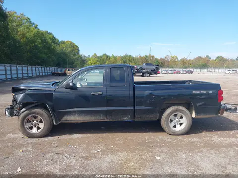 1D7HE32K78S509223 — 2008 Dodge Dakota, Передняя часть, фото до ремонта