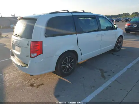 2018 Dodge Grand Caravan Gt VIN 2C4RDGEG9JR282740 фото 4