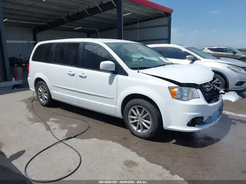 2C4RDGBG1HR733156 — 2017 Dodge Grand Caravan SE Plus, Передняя часть слева (Left Front), фото до ремонта