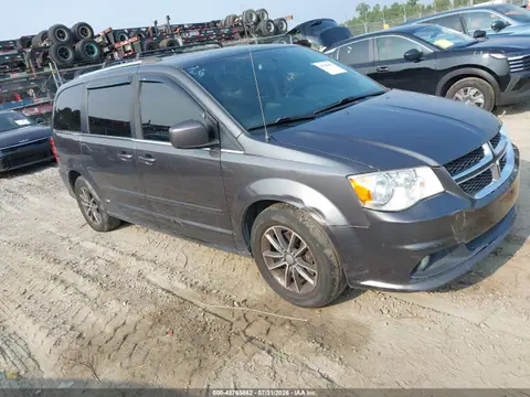 2C4RDGCG0HR586360 — 2017 Dodge Grand Caravan SXT, Передняя часть слева (Left Front), фото до ремонта