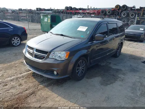2017 Dodge Grand Caravan Sxt VIN 2C4RDGCG0HR586360 фото 2