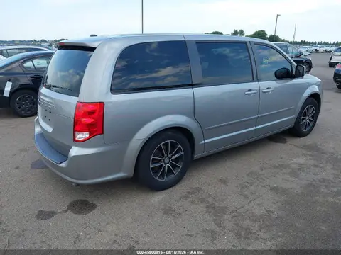 2017 Dodge Grand Caravan Sxt VIN 2C4RDGCG2HR662774 фото 4