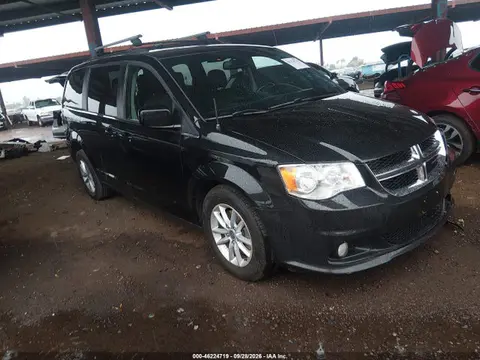 2C4RDGCG2KR758542 — 2019 Dodge Grand Caravan SXT, Передняя часть слева (Left Front), фото до ремонта