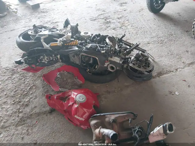ZDMHAATW1NB008436 — 2022 Ducati Panigale V2, Повреждения со всех сторон (All Over), фото до ремонта
