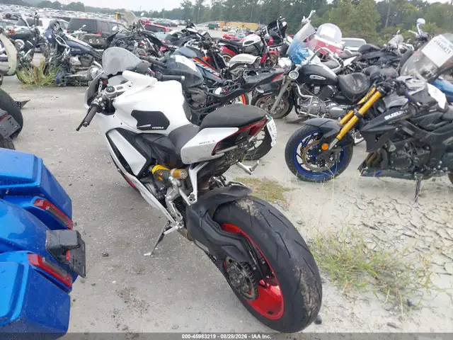 ZDMHAATW7PB010873 — 2023 Ducati Panigale V2, фото 3 с аукциона IAAI 13.10.2026, Передняя часть