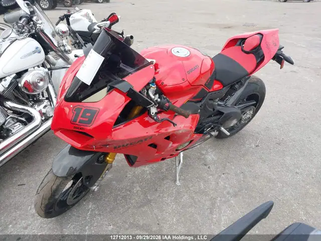 ZDMDAGWW3PB005425 — 2023 Ducati Panigale V4S, фото 2 с аукциона IAAI 14.10.2026, Левый бок