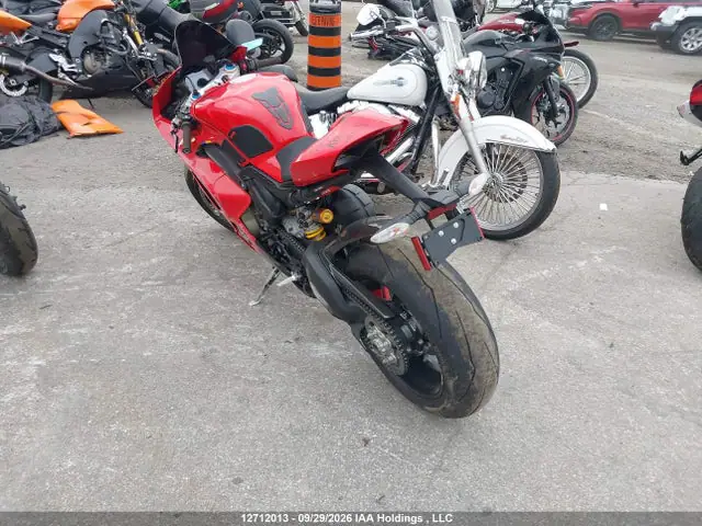 ZDMDAGWW3PB005425 — 2023 Ducati Panigale V4S, фото 3 с аукциона IAAI 14.10.2026, Левый бок