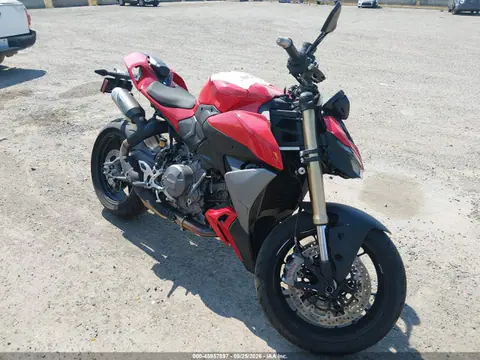 ZDMFAU8T7TB001821 — 2026 Ducati Streetfighter V2/V2 S, Правый бок (Right Side), фото до ремонта