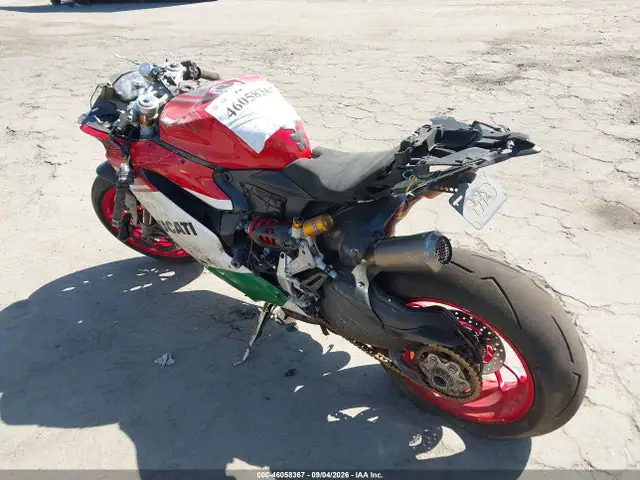ZDMHAAMW3JB000119 — 2018 Ducati Superbike 1299 Panigale R Final Edition, фото 3 с аукциона IAAI 30.09.2026, Повреждения со всех сторон