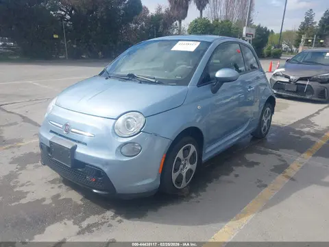 2015 Fiat 500E BATTERY ELECTRIC VIN 3C3CFFGE0FT503074 фото 2