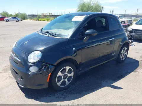 2015 Fiat 500E BATTERY ELECTRIC VIN 3C3CFFGEXFT709714 фото 2
