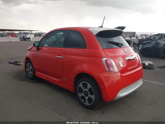 3C3CFFGE5GT113718 — 2016 Fiat 500E Battery Electric, фото 3 с аукциона IAAI 13.10.2026, Передняя часть слева
