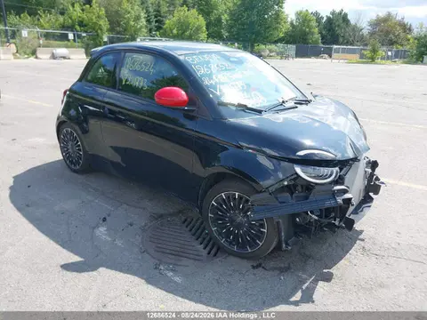 ZFAFFAA42RX221773 — 2024 Fiat 500E Red, Передняя часть (Front), фото до ремонта