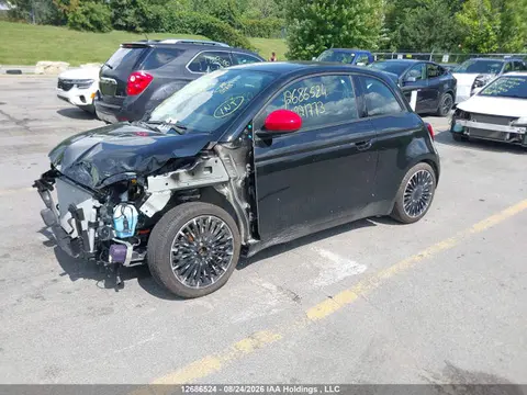 2024 Fiat 500e Red VIN ZFAFFAA42RX221773 фото 2