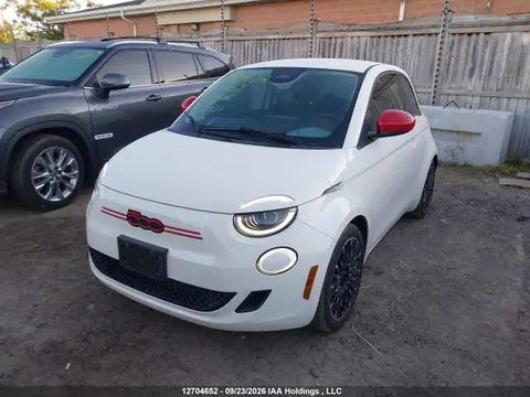 2024 Fiat 500e Red VIN ZFAFFAA4XRX207037 фото 2