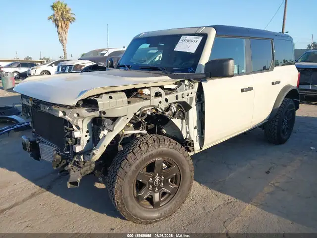 1FMDE7BH3SLB21844 — 2025 Ford Bronco Big Bend, фото 2 с аукциона IAAI 30.09.2026, Передняя часть