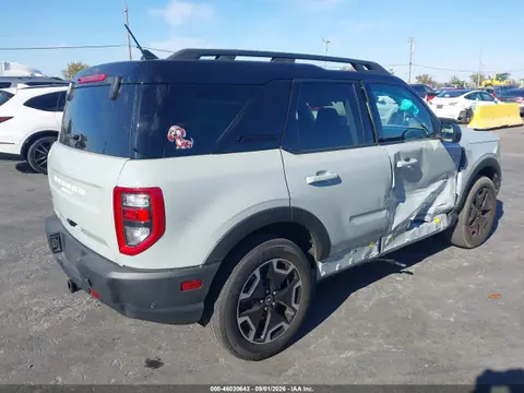 2022 Ford Bronco Sport Outer Banks VIN 3FMCR9C65NRD88790 фото 4