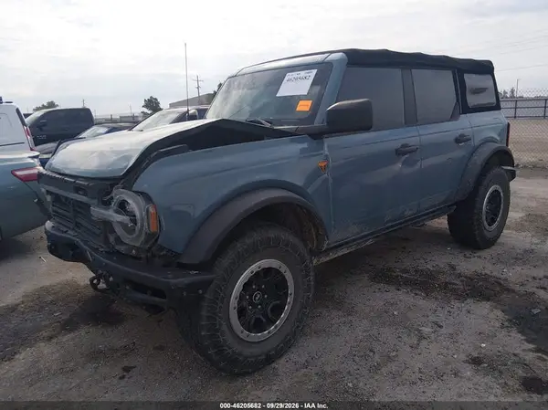 1FMEE5DP7NLA91877 — 2022 Ford Bronco, фото 2 с аукциона IAAI, Передняя часть