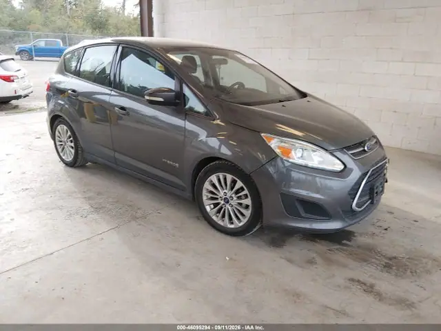 1FADP5AU3HL119222 — 2017 Ford C-MAX Hybrid SE, Передняя часть слева (Left Front), фото до ремонта
