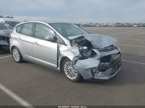 1FADP5AU5HL104477 — 2017 Ford C-MAX Hybrid SE, Передняя часть (Front End), фото до ремонта