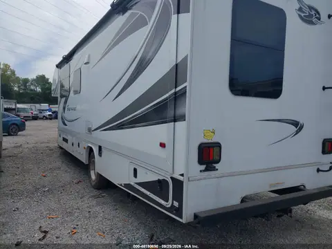 2019 Ford E-450 Cutaway VIN 1FDXE4FS1KDC64836 фото 3