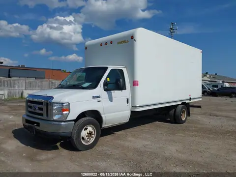 2019 Ford Econoline E450 Super Duty Cutaway Van VIN 1FDWE4F63KDC38267 фото 2