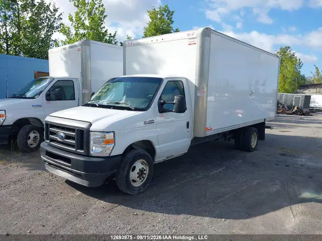 1FDWE4FK4PDD28015 — 2023 Ford Econoline E450 Super Duty Cutaway Van, фото 2 с аукциона IAAI 14.10.2026, Левый бок