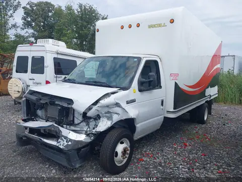 2024 Ford Econoline E450 Super Duty Cutaway Van VIN 1FDXE4FN8RDD14457 фото 2