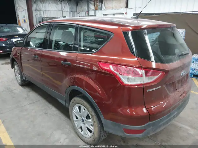 1FMCU0F79FUA25501 — 2015 Ford Escape S, фото 3 с аукциона IAAI 13.10.2026, Передняя часть слева