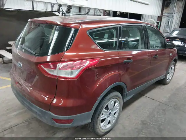 1FMCU0F79FUA25501 — 2015 Ford Escape S, фото 4 с аукциона IAAI 13.10.2026, Передняя часть слева
