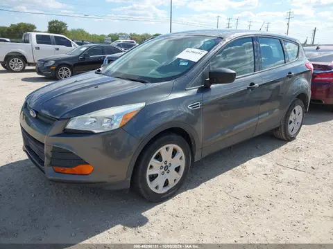 2016 Ford ESCAPE S VIN 1FMCU0F71GUB58562 фото 2