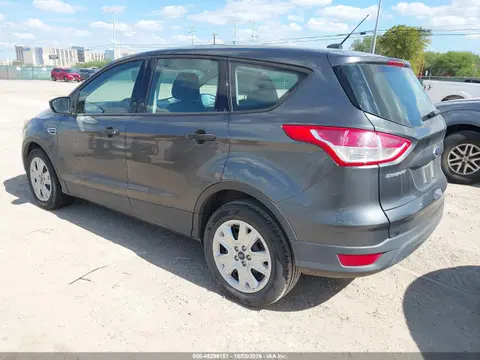 2016 Ford ESCAPE S VIN 1FMCU0F71GUB58562 фото 3
