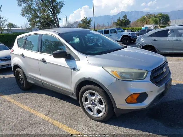 1FMCU0F70HUB44587 — 2017 Ford Escape S, Левый бок (Left Side), фото до ремонта