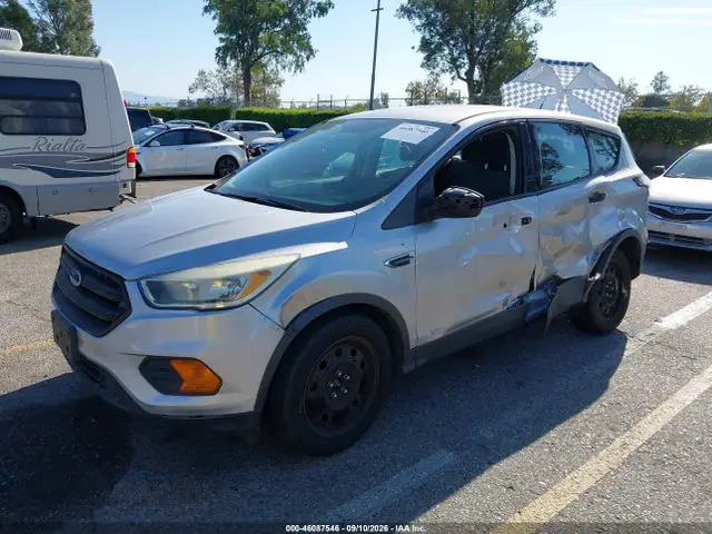 1FMCU0F70HUB44587 — 2017 Ford Escape S, фото 2 с аукциона IAAI 13.10.2026, Левый бок