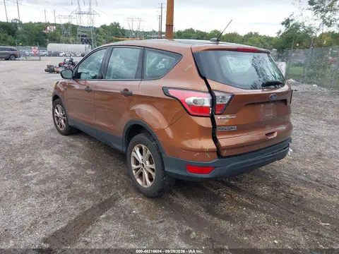 2017 Ford ESCAPE S VIN 1FMCU0F74HUD86167 фото 3