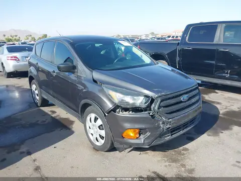 1FMCU0F75JUB86808 — 2018 Ford Escape S, Передняя часть справа (Right Front), фото до ремонта