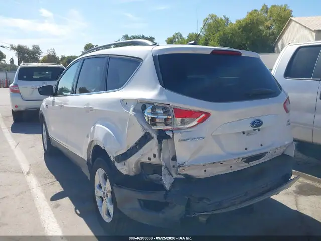1FMCU9GX8EUB16583 — 2014 Ford Escape SE, фото 3 с аукциона IAAI 13.10.2026, Задняя часть слева