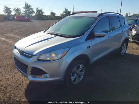 2015 Ford ESCAPE SE VIN 1FMCU0G7XFUC18187 фото 2