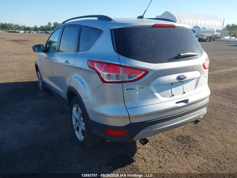 2015 Ford ESCAPE SE VIN 1FMCU0G7XFUC18187 фото 3