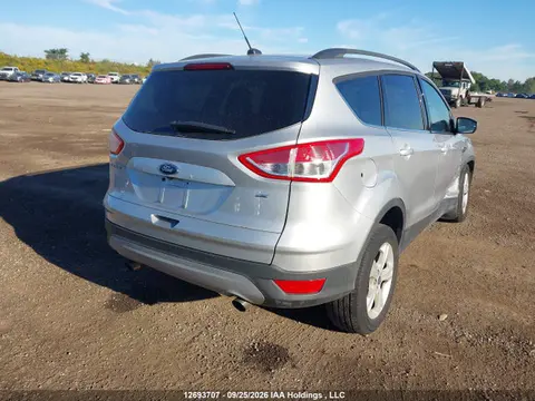 2015 Ford ESCAPE SE VIN 1FMCU0G7XFUC18187 фото 4
