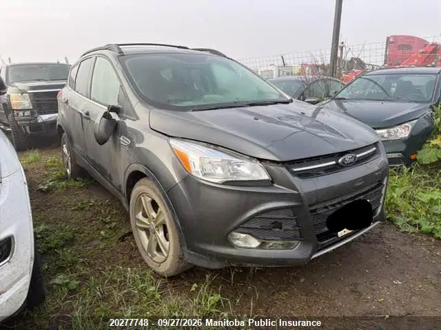1FMCU0GX3FUC16040 — 2015 Ford Escape SE, Крыша (Roof Damage), фото до ремонта
