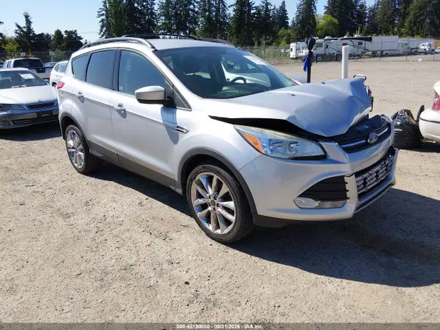 1FMCU9GX3FUC37099 — 2015 Ford Escape SE, Передняя часть (Front & Rear), фото до ремонта