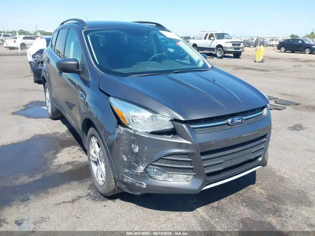 1FMCU9G92FUB21474 — 2015 Ford Escape SE, Передняя часть слева (Left Front), фото до ремонта