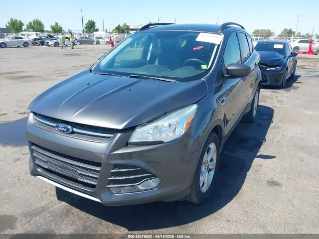 1FMCU9G92FUB21474 — 2015 Ford Escape SE, фото 2 с аукциона IAAI 30.09.2026, Передняя часть слева
