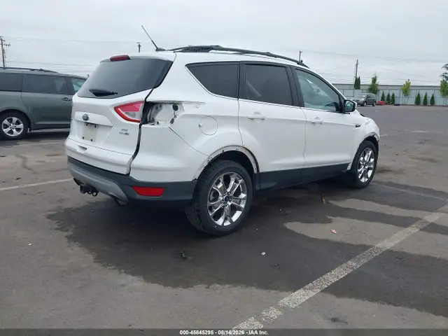 1FMCU9G90FUC13179 — 2015 Ford Escape SE, фото 4 с аукциона IAAI 29.09.2026, Передняя и задняя части