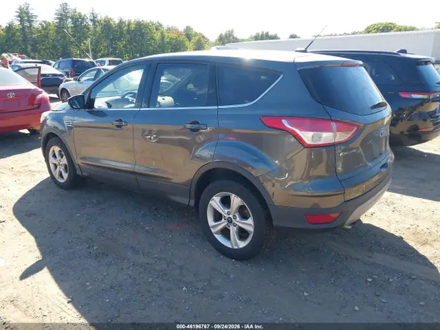 1FMCU0GX0FUB07549 — 2015 Ford Escape SE, фото 3 с аукциона IAAI 02.10.2026, Естественный износ