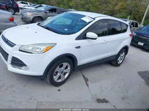 2015 Ford ESCAPE SE VIN 1FMCU0G7XFUA07801 фото 2
